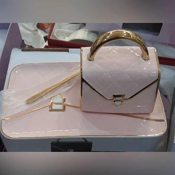 NEW! Unique purse tea set 🫖👛 - Picture 2 of 7